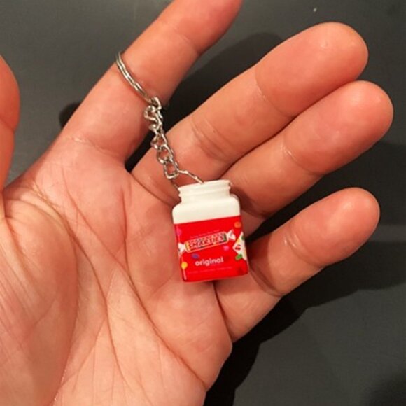 Smarties Candy Keychain – Sweet Nostalgia On-the-Go - Picture 4 of 6